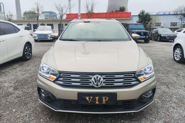 Used Volkswagen C-TREK 2018 230TSI DSG Luxury Version Front