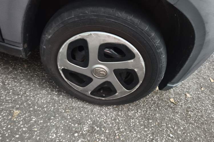 Used Baojun E100 2020 305KM Smart Drive Version Right Front Wheel Hub