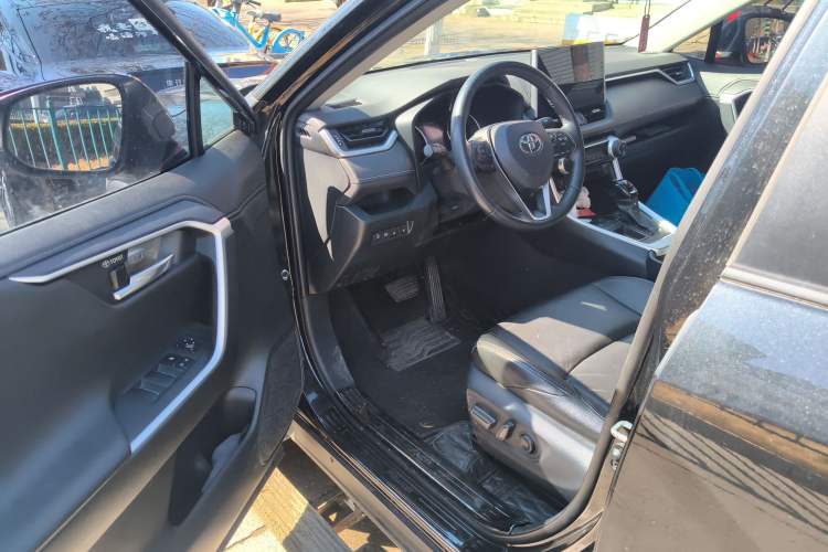 Used Toyota Wildlander 2022 2.0L CVT Two-Wheel Drive Luxury Edition