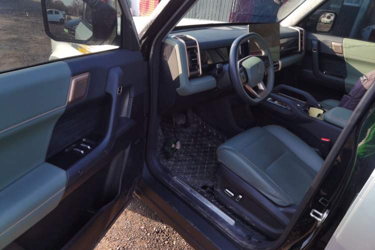 Used iCAR 03 2024 401km Two-Wheel Drive Standard Advanced Version Interior 3