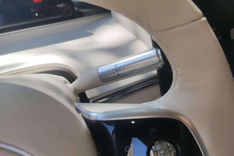 Used Hima Luxeed R7 2024 All-Electric 802 km Max Gear Lever