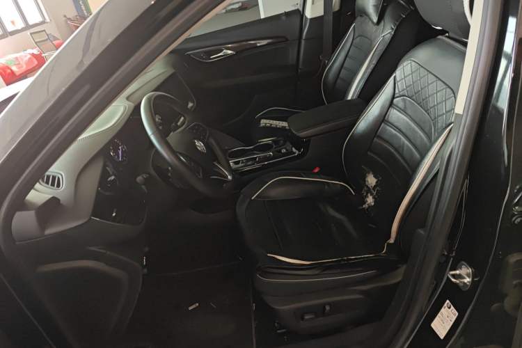 Used Buick Envision 2022 Facelift Encore S 652T Two-Wheel-Drive Luxury Model
