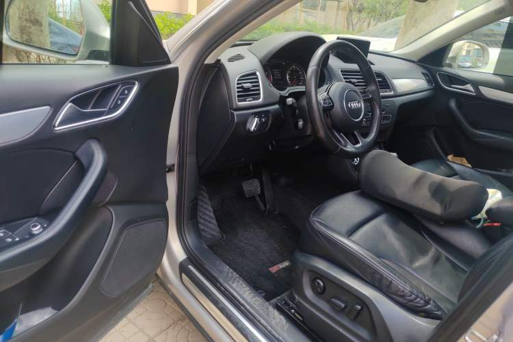 Used Audi Q3 2013 35 TFSI Comfort Model Driver Seat