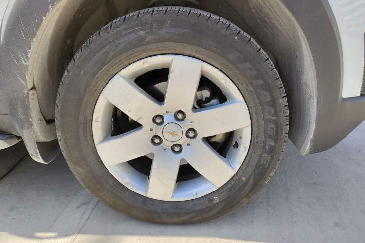 Used Chevrolet Captiva 2014 2.4L 4x4 Luxury Edition 5 Seats Exterior 4