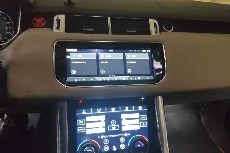 Used Land Rover Range Sport 2014 3.0 SC V6 HSE DYNAMIC Audio And AC Panel