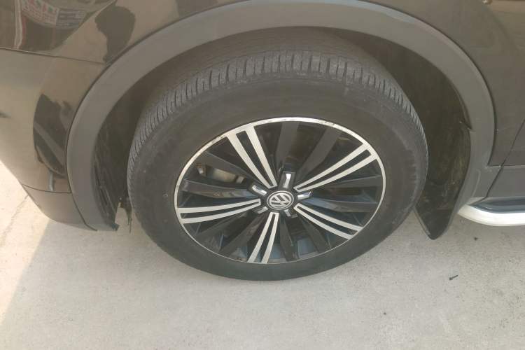 Used Volkswagen Tiguan L 2018 380TSI Automatic All-Wheel Drive Luxury Edition
