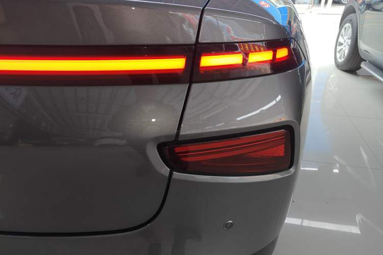 Used XPeng P7 2022 670E+ Pengyi Edition