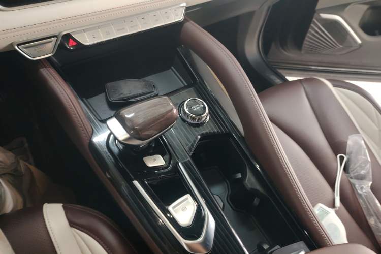 Used Geely Auto Monjaro L 2021 2.0TD DCT EVO Two-Wheel Drive Prestige Version Gear Lever