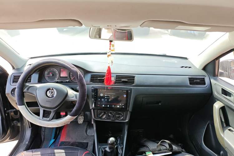 Used Volkswagen Santana 2016 1.4L Manual Fashion Edition Center Console