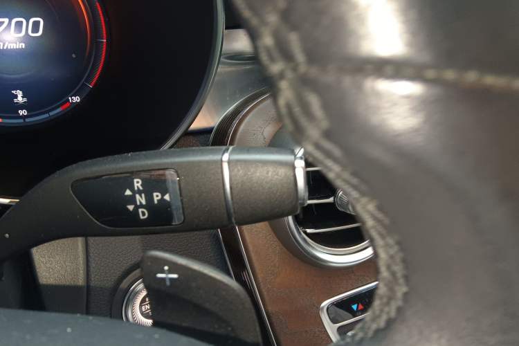 Used Mercedes-Benz GLC 2020 GLC 300 L 4MATIC Dynamic Edition Gear Lever