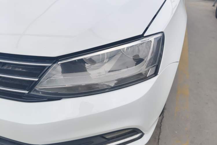 Used Volkswagen Sagitar 2017 230TSI Automatic Comfort Version Left Front Headlight