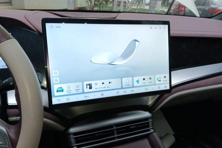 Used BYD Seal 07 DM-i 2025 Intelligent Driving Version DM-i 1.5L 125 km Luxury Edition Audio And AC Panel