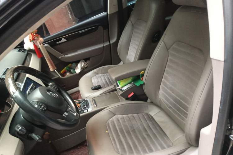 Used Volkswagen Magotan 2012 Revised Version 2.0 TSI Supreme Edition Left Front Seat