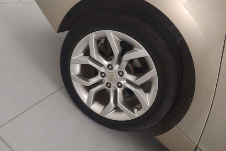 Used Geely Auto Emgrand GT 2015 1.8T Premium Model Exterior 5