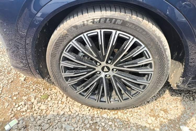 Used Deepal S09 2025 Four-Wheel Drive Ultra+ Custom Edition Left Front Wheel Hub