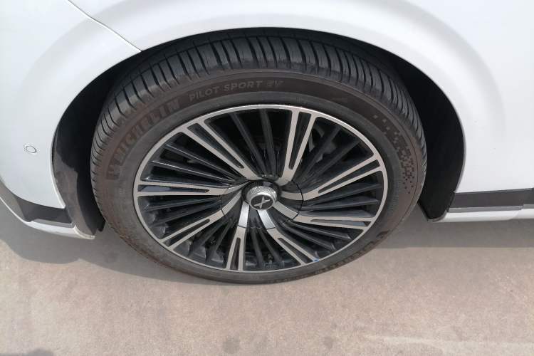 Used XPeng G9 2024 570 Max Left Front Wheel Hub