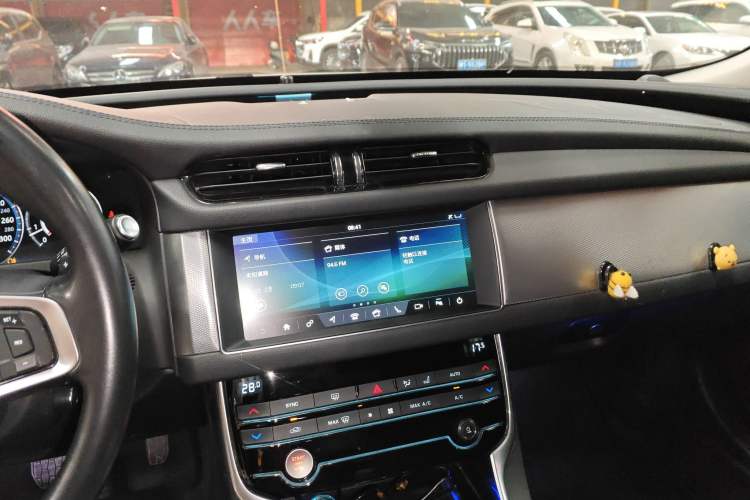 Used Jaguar XFL 2020 XFL 2.0T P200 Two-Wheel-Drive Elite Edition Audio And AC Panel