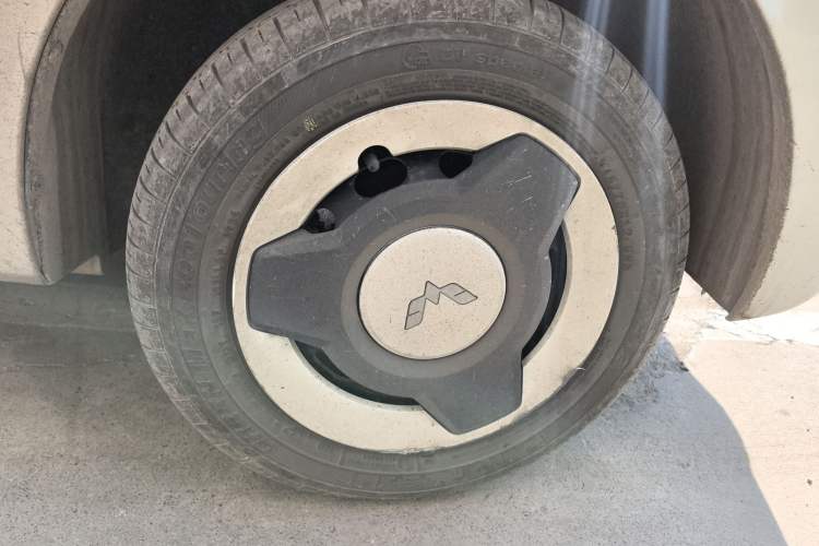 Used Wuling Hongguang MINIEV 2024 3rd Generation 215km Youth Edition Right Front Wheel Hub