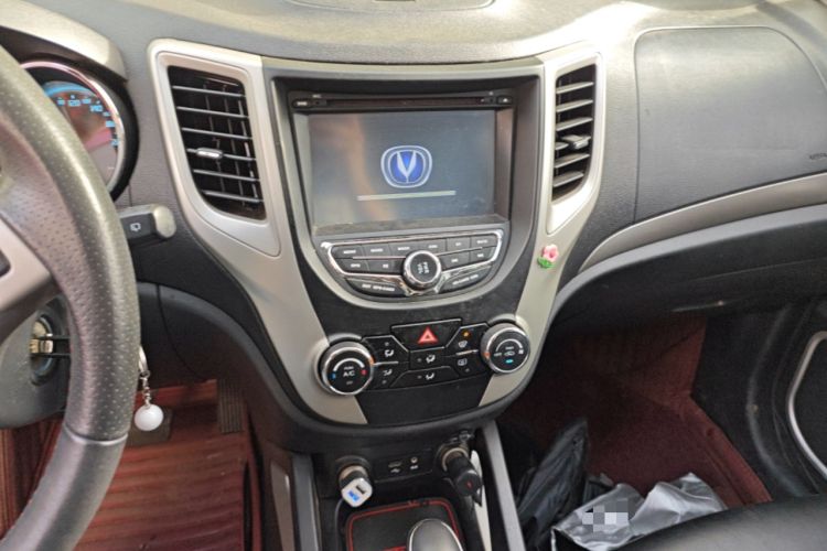 Used CHANGAN CS35 2014 1.6L Automatic Luxury Model China IV Standard Audio And AC Panel