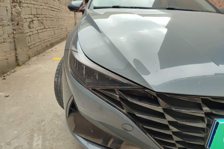 Used Hyundai Elantra 2021 1.5L CVT GLX Elite Edition Right Front Headlight