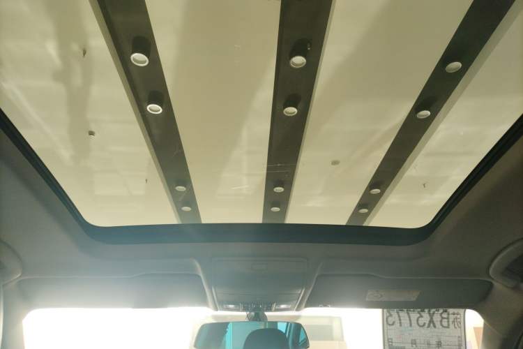 Used Volkswagen Tiguan L 2017 330TSI Automatic Two-Wheel Drive Luxury Edition
