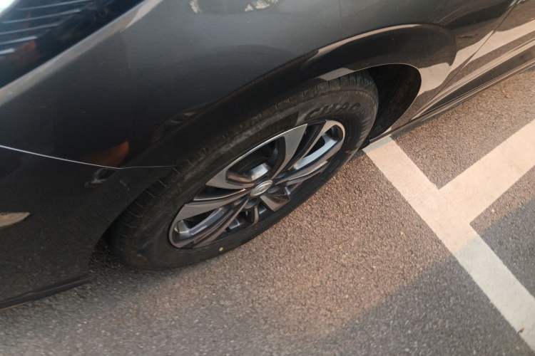 Used CHANGAN Eado 2023 Changan Edition PLUS Blue Whale NE 1.4T GDI DCT Prestige Version Exterior 4