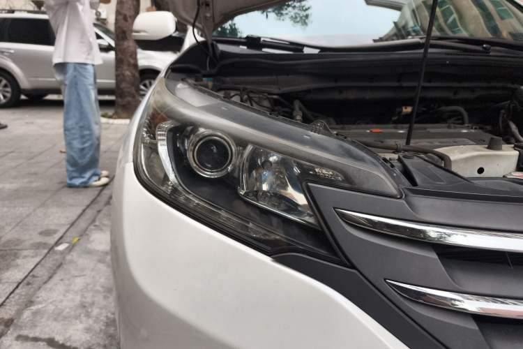 Used Honda CR-V 2013 2.4L four-wheel drive luxury version Right Front Headlight