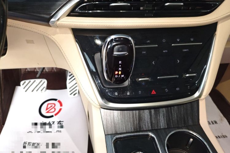 Used Buick GL8 2022 ES Landtrek 653T Luxury Edition