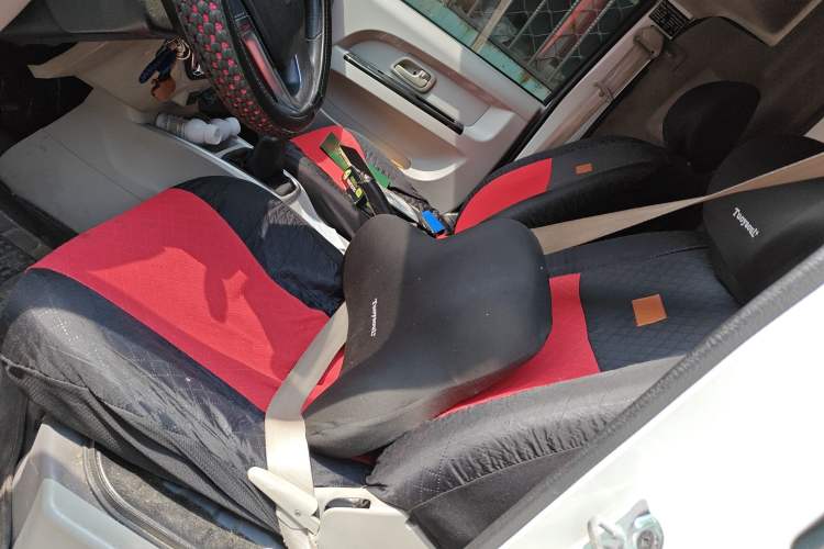 Used Jinbei New Hiace X30L 2018 1.5L Box Truck Wealth Edition DLCG14 Left Front Seat