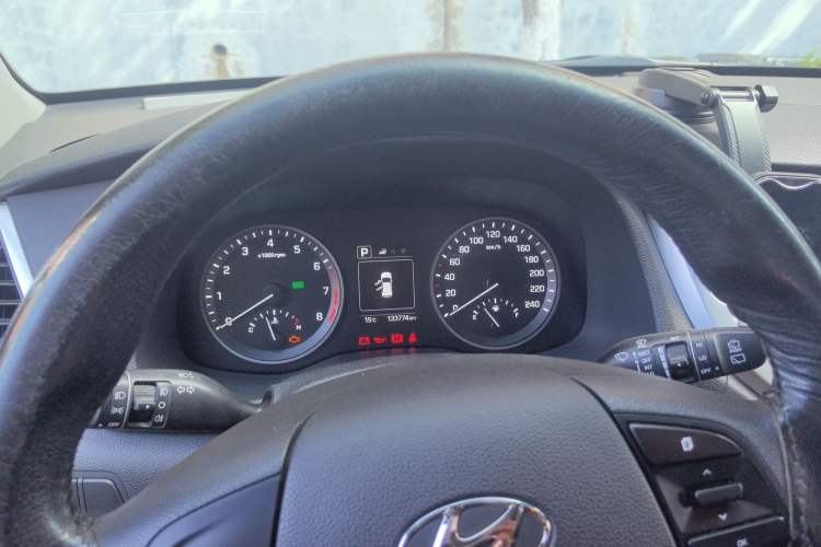 Used Hyundai Tucson 2015 1.6T Dual-Clutch Two-Wheel-Drive Comfort Model