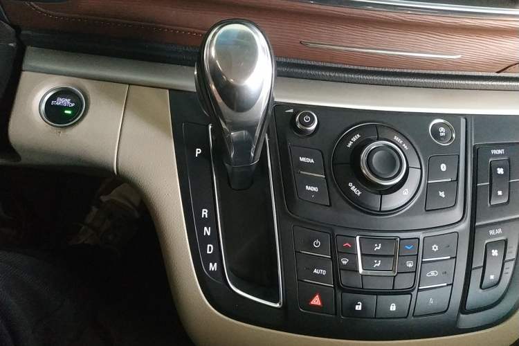 Used Buick GL8 2018 28T Comfort Model China VI Standard