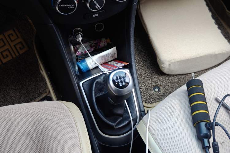 Used Hyundai Verna Ray 2016 1.4L Manual Leading GLX Model Gear Lever