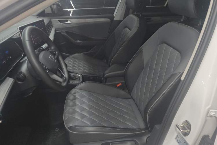 Used Volkswagen Sagitar 2023 300TSI DSG Excellence Edition
