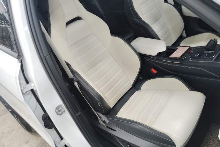 Used Lynk & Co 01 2023 1.5TD EM-F Dawn
