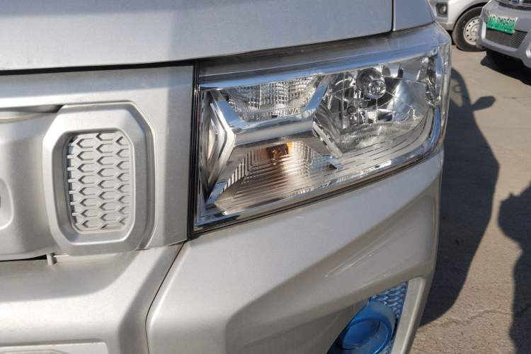 Used Ruichi EC71 2024 EC71L Cargo Pioneer I Model 41.85 kWh