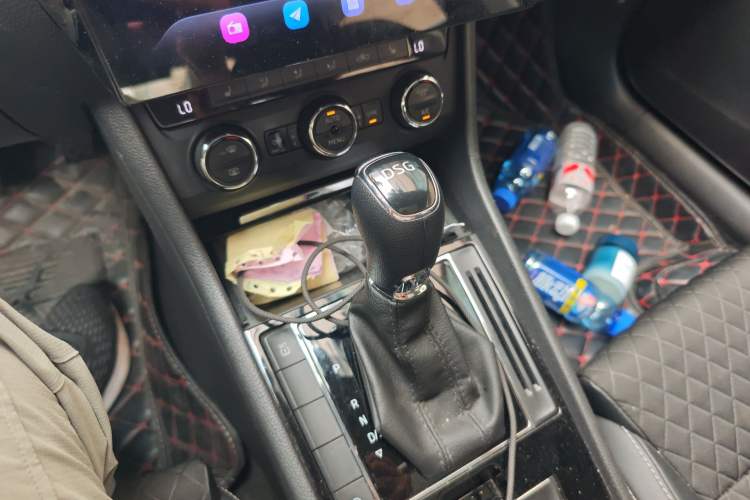 Used Skoda Superb 2018 TSI280 DSG Comfort Edition China V Standard Gear Lever