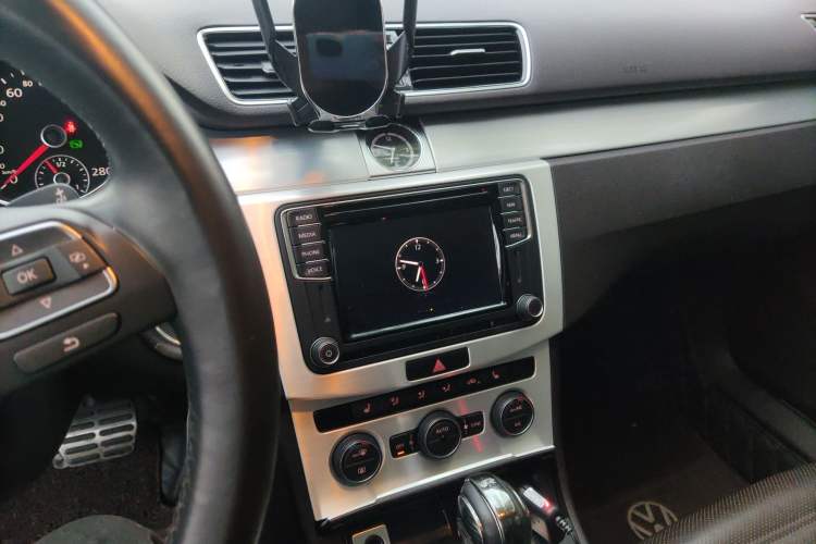 Used Volkswagen FAW-Volkswagen CC 2018 1.8TSI Luxury Model Audio And AC Panel