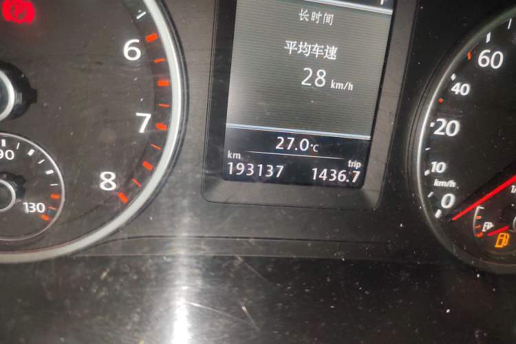 Used Volkswagen Tiguan 2013 1.8 TSI Automatic All-Wheel Drive Luxury Model Odometer Close Up