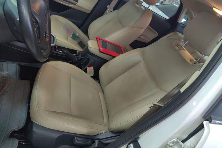 Used Ford Escort 2015 1.5L Automatic Fashion Model
