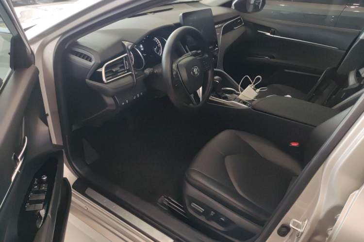 Used Toyota Camry 2021 2.0G Luxury Edition
