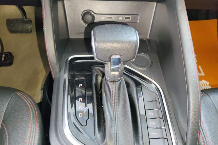 Used SAIC MAXUS Xingji 2023 Starry L 2.0T Diesel Automatic 2WD Elite Edition Long Bed