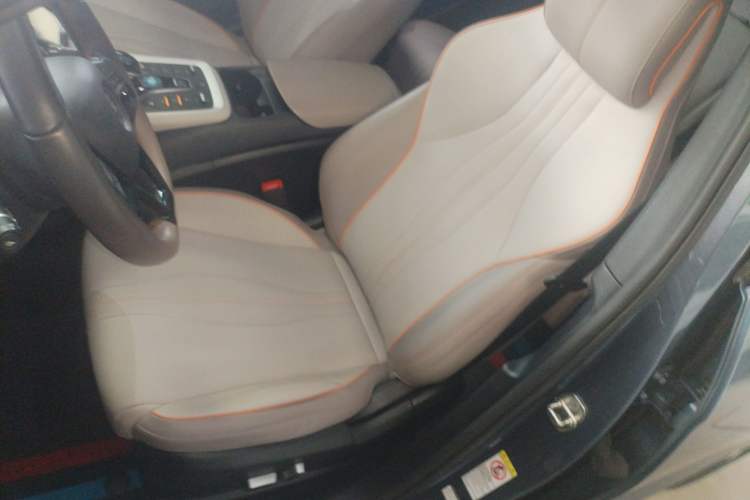 Used BYD Song Pro New Energy 2024 HONOR Edition DM-i 71KM Navigation Model
