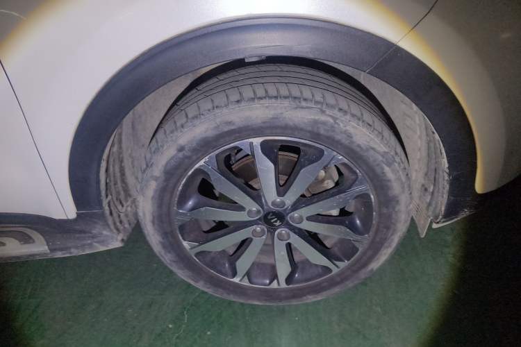 Used Kia KX5 2016 1.6T Automatic Two-Wheel Drive Premium Right Front Wheel Hub