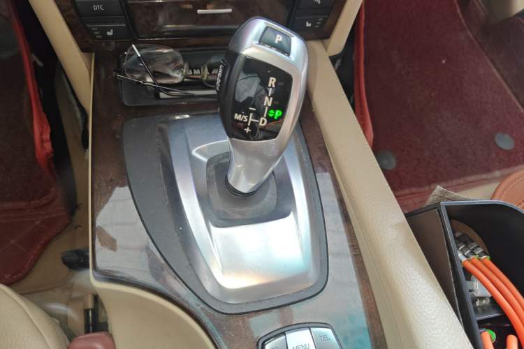 Used BMW 5 Series 2010 523Li Luxury Model Gear Lever