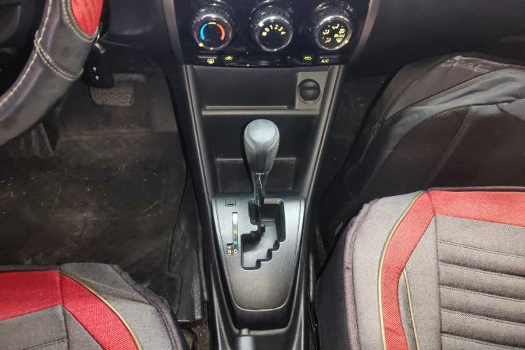 Used Toyota YARiS L Zhi Xuan 2016 Revised 1.5E CVT Charming Edition Gear Lever