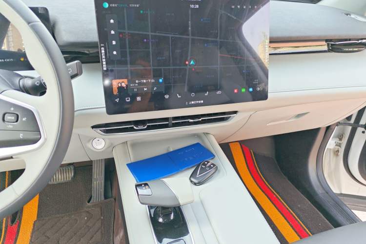 Used CHANGAN UNI-Z New Energy 2024 Blue Whale Smart Electric iDD 125km Beyond Edition Audio And AC Panel