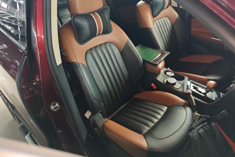 Used Soueast DX7 2015 1.5T Automatic Elite Model Right Front Seat