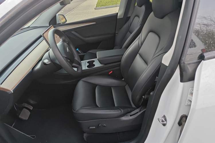 Used Tesla Model Y 2021 Standard Range Rear-Wheel Drive Version
