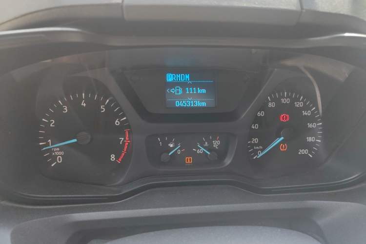 Used Ford Transit 2019 2.0T Gasoline Automatic Multi-Function Commercial Vehicle Mid-Roof 6-Seater China VI Standard Odometer Close Up