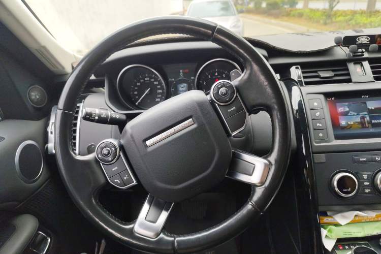 Used Land Rover Discovery 2017 3.0 SC V6 SE
